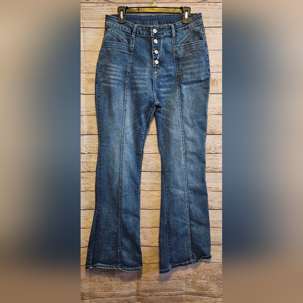 KUNMI Surprise jeans size 14L NWOT. Stretchy.Front inseam.Button fly.Retro.flare